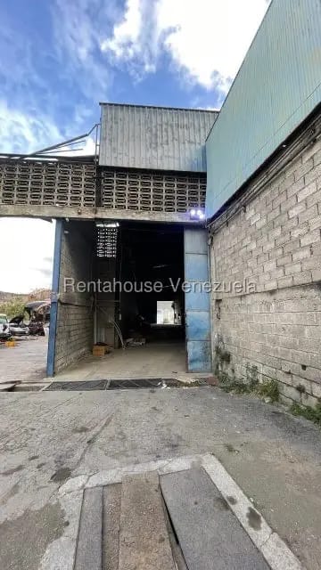 Comercial (Local Comercial) en Alquiler en La Yaguara, Distrito Metropolitano - 2