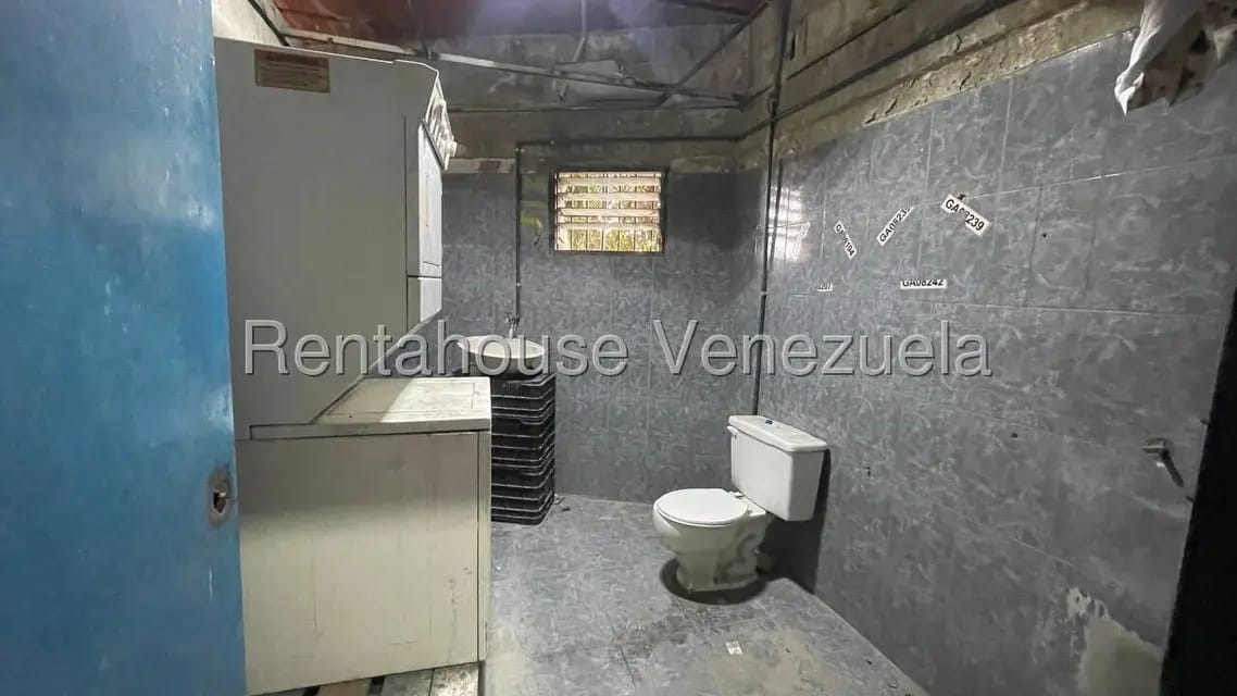 Comercial (Local Comercial) en Alquiler en La Yaguara, Distrito Metropolitano - 11