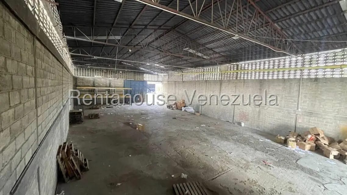 Comercial (Local Comercial) en Alquiler en La Yaguara, Distrito Metropolitano - 3