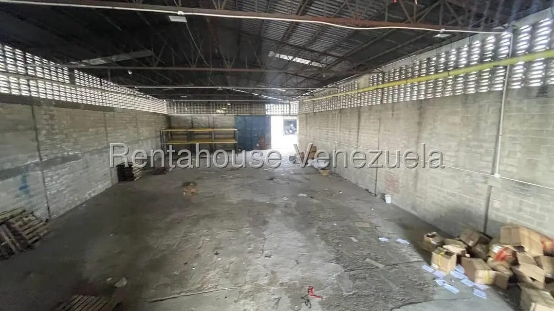 Comercial (Local Comercial) en Alquiler en La Yaguara, Distrito Metropolitano - 4