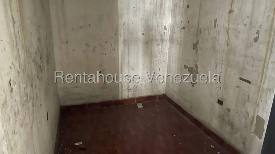 Comercial (Local Comercial) en Alquiler en La Yaguara, Distrito Metropolitano - 9