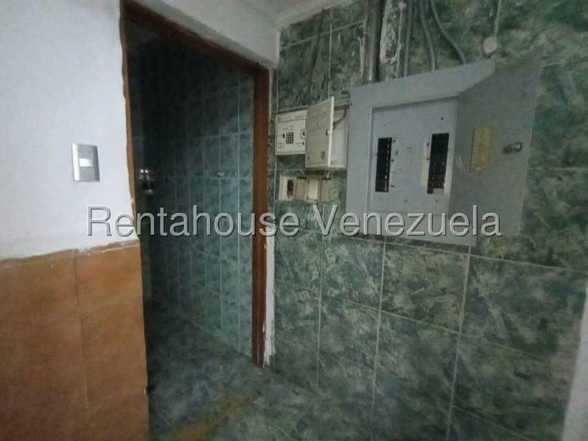 Comercial (Local Comercial) en Venta en Los Palos Grandes, Distrito Metropolitano - 13