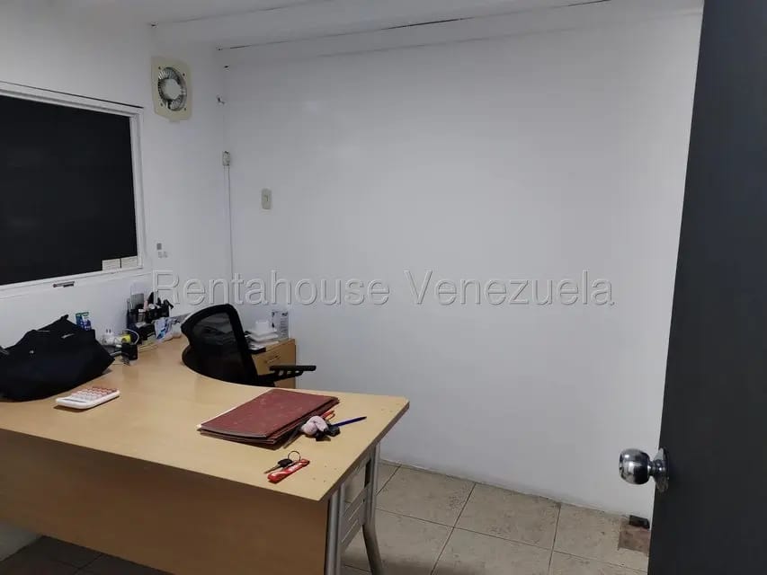 Comercial (Local Comercial) en Alquiler en Valles de Camoruco, Carabobo - 12