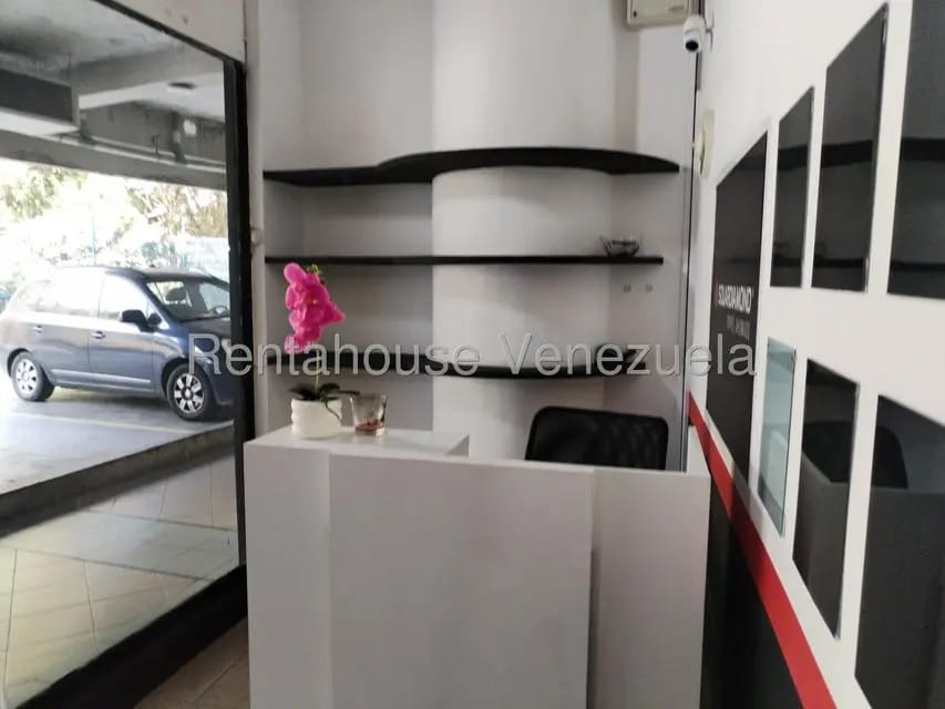 Comercial (Local Comercial) en Alquiler en Valles de Camoruco, Carabobo - 3