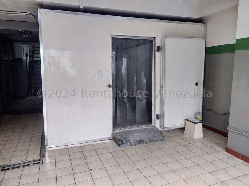 Comercial (Local Comercial) en Venta en Parroquia Santa Rosalia, Distrito Metropolitano - 2
