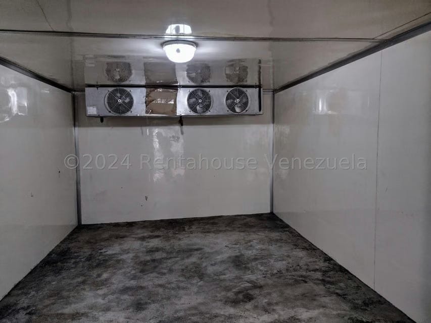 Comercial (Local Comercial) en Venta en Parroquia Santa Rosalia, Distrito Metropolitano - 3