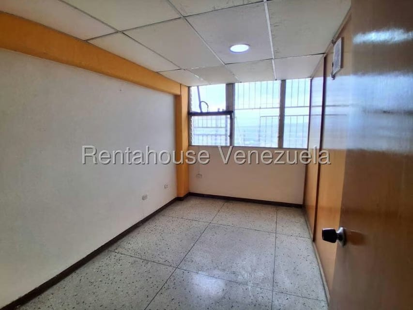 Comercial (Oficina) en Alquiler en Centro, Lara - 13