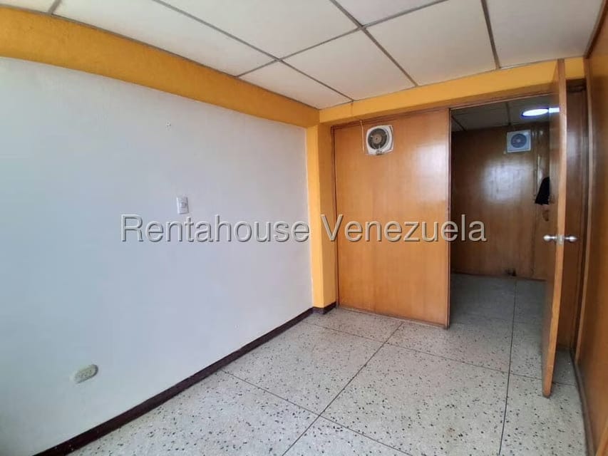 Comercial (Oficina) en Alquiler en Centro, Lara - 25