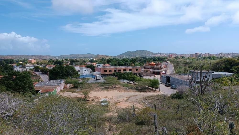 En venta terreno En los Robles, Isla de Margarita - 11