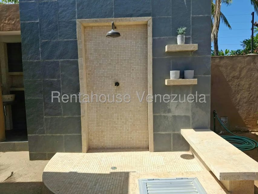 Casa (1 Nivel) en Venta en Costa Azul, Nueva Esparta - 37