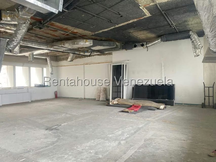 Comercial (Oficina) en Alquiler en Los Palos Grandes, Distrito Metropolitano - 2