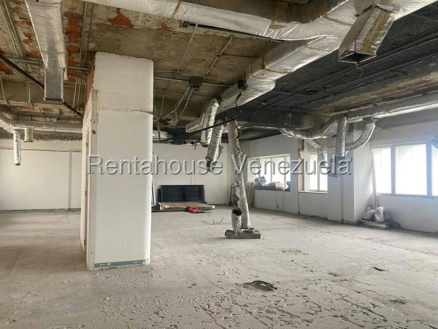 Comercial (Oficina) en Alquiler en Los Palos Grandes, Distrito Metropolitano - 4
