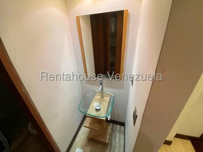 Townhouse (Multiples Niveles) en Alquiler en La Macarena Norte, Miranda - 15