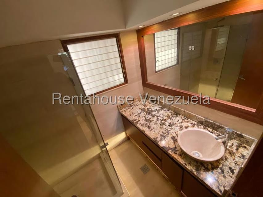 Townhouse (Multiples Niveles) en Alquiler en La Macarena Norte, Miranda - 20