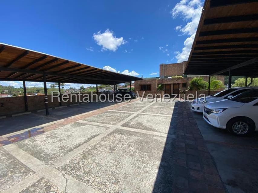 Townhouse (Multiples Niveles) en Alquiler en La Macarena Norte, Miranda - 3