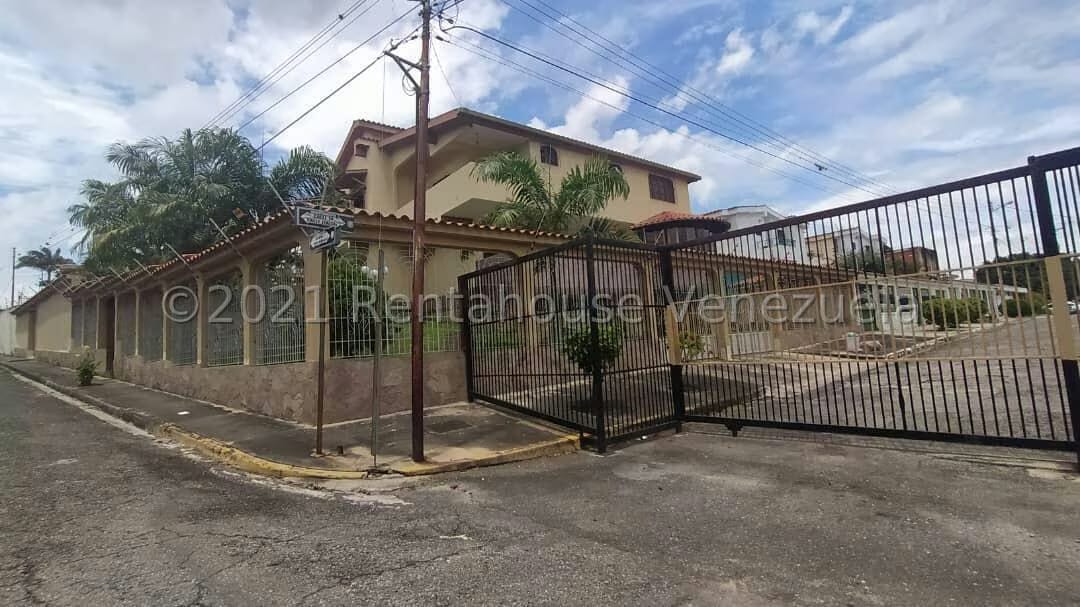 Casa (Multipes Niveles) en Venta en Santa Elena, Lara - 81