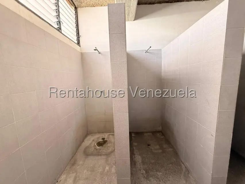 Comercial (Galpon - Deposito) en Alquiler en La Yaguara, Distrito Metropolitano - 11