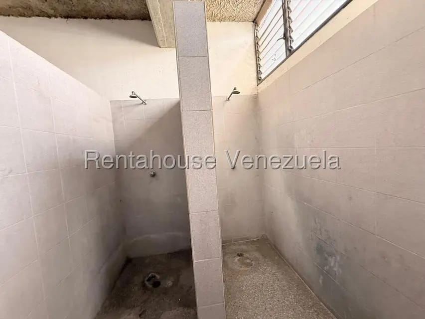 Comercial (Galpon - Deposito) en Alquiler en La Yaguara, Distrito Metropolitano - 15