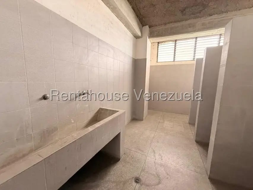 Comercial (Galpon - Deposito) en Alquiler en La Yaguara, Distrito Metropolitano - 8