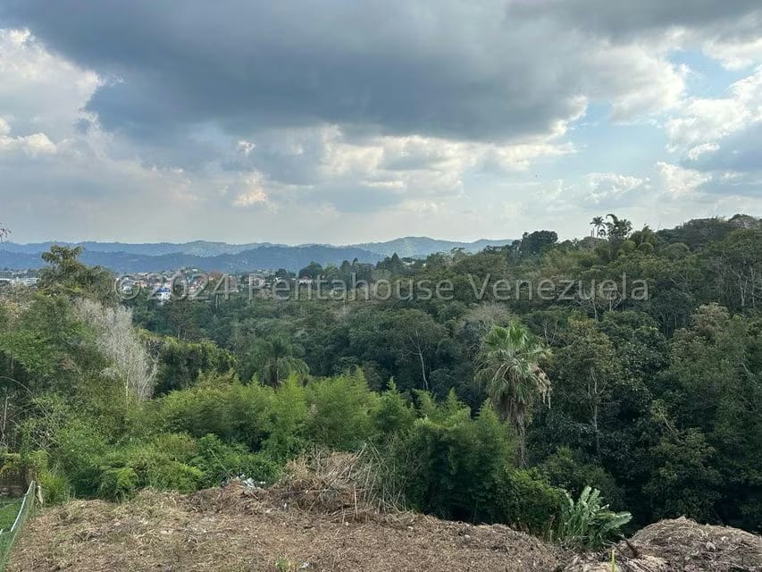 Terreno (Residencial) en Venta en Oripoto, Distrito Metropolitano - 4