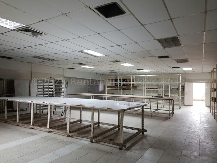 Comercial (Galpon - Deposito) en Venta en Zona Industrial, Guarico - 17