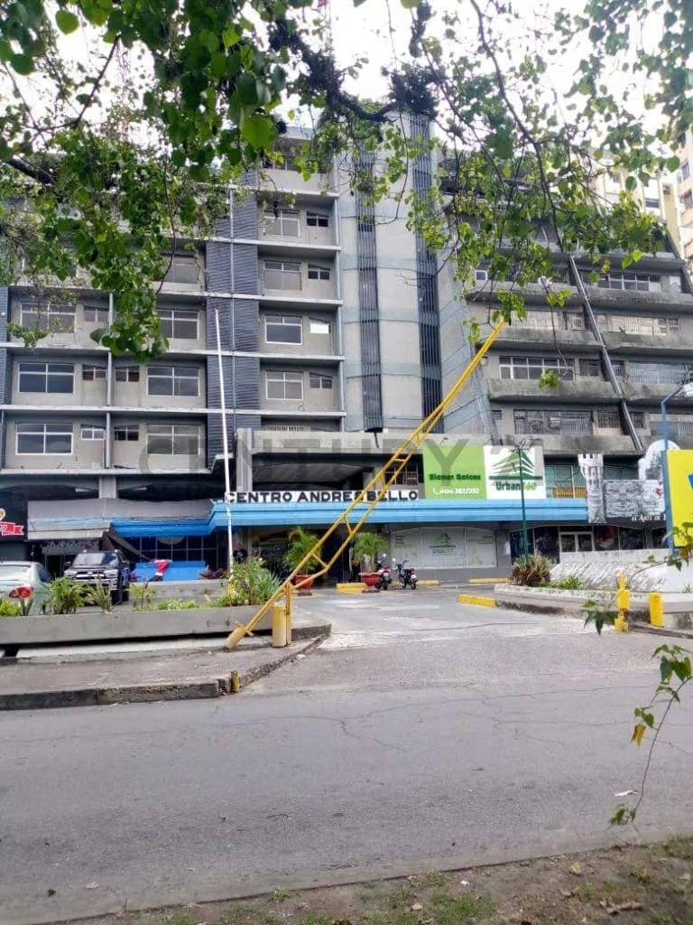 OFICINA EN ALQUILER LAS DELICIAS MARACAY CENTRO ANDRES BELLO - 2