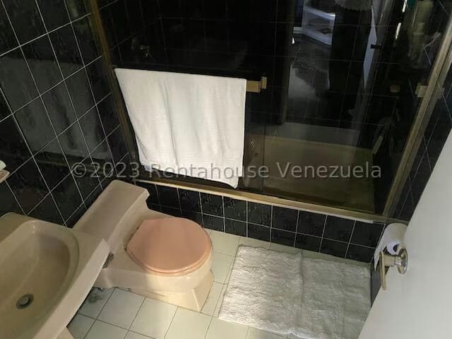 Apartamento (1 Nivel) en Alquiler en El Peñon, Distrito Metropolitano - 12