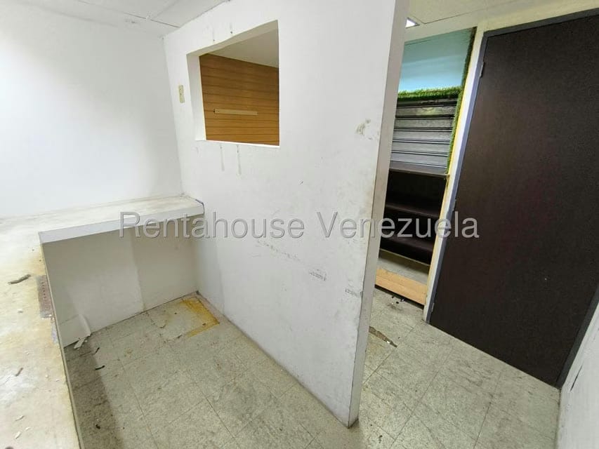 Comercial (Local Comercial) en Alquiler en Caurimare, Distrito Metropolitano - 12