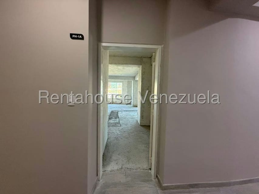 Apartamento (Duplex) en Venta en La Escondida, Distrito Metropolitano - 2