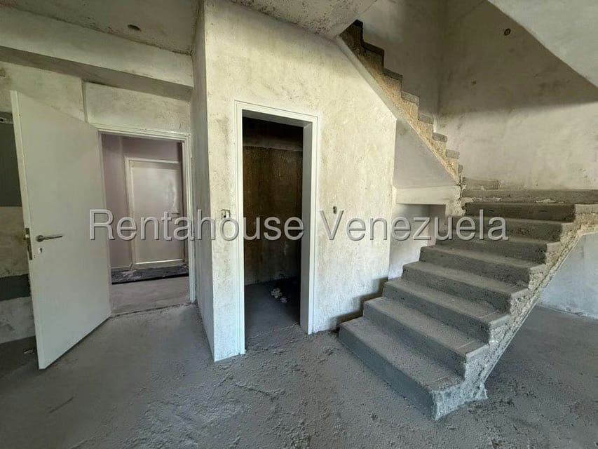 Apartamento (Duplex) en Venta en La Escondida, Distrito Metropolitano - 8