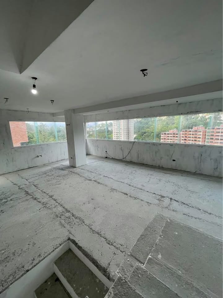 Townhouse Dúplex en Venta - Obra Gris - Urb. El Retiro - San Antonio de Los Altos - Estado Miranda