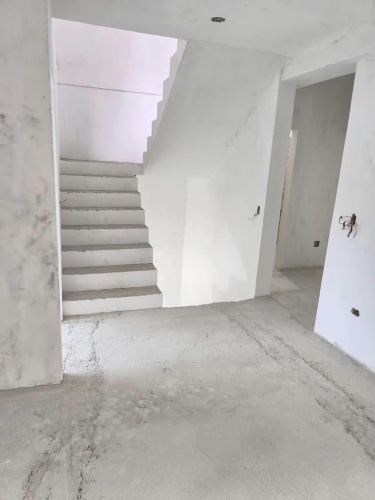 Townhouse Dúplex en Venta - Obra Gris - Urb. El Retiro - San Antonio de Los Altos - Estado Miranda - 7