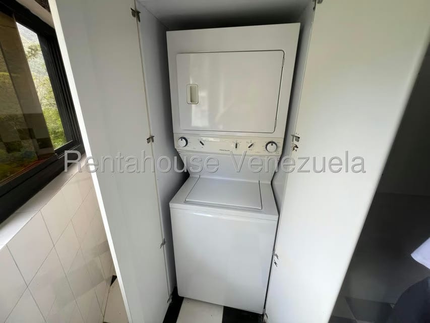 Apartamento (1 Nivel) en Alquiler en Miranda, Distrito Metropolitano - 12