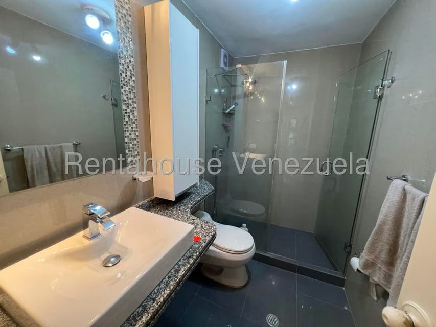 Apartamento (1 Nivel) en Alquiler en Miranda, Distrito Metropolitano - 20