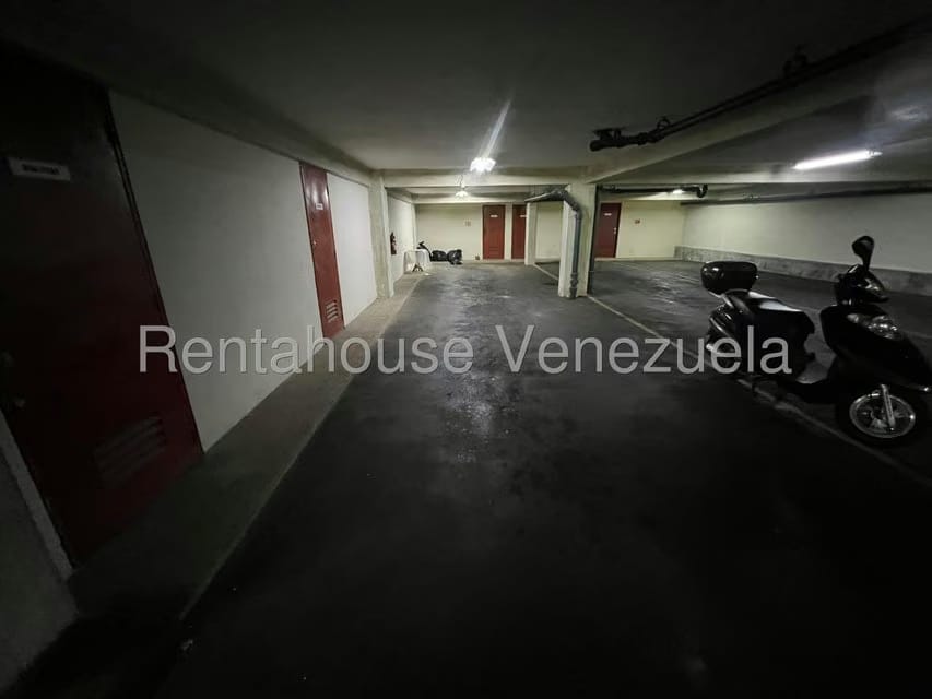 Apartamento (1 Nivel) en Alquiler en Miranda, Distrito Metropolitano - 24