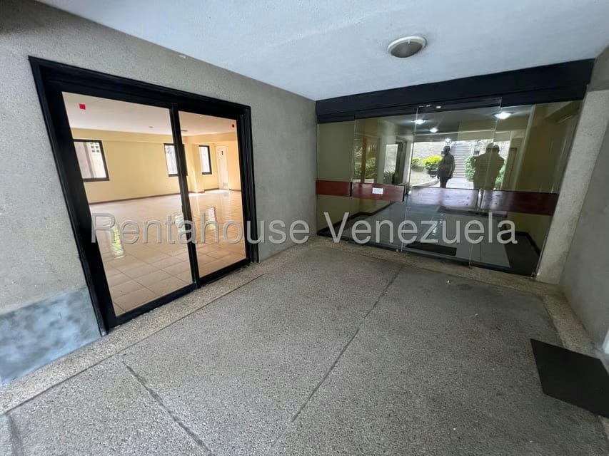 Apartamento (1 Nivel) en Alquiler en Miranda, Distrito Metropolitano - 4