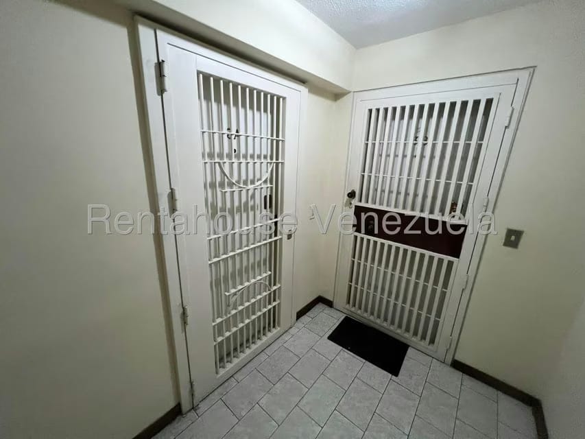 Apartamento (1 Nivel) en Alquiler en Miranda, Distrito Metropolitano - 5