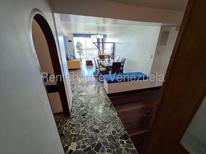 Apartamento (1 Nivel) en Venta en Colinas de Santa Monica, Distrito Metropolitano - 12