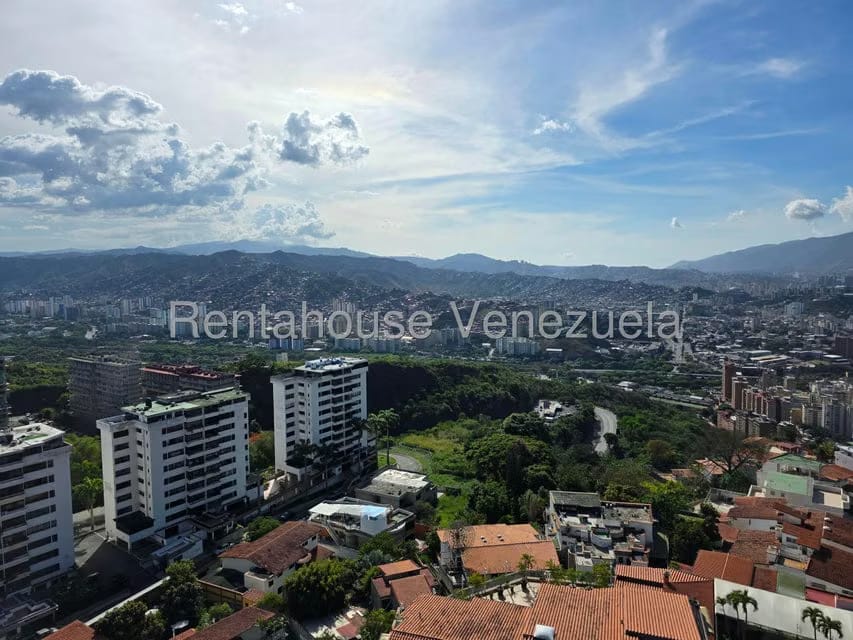 Apartamento (1 Nivel) en Venta en Colinas de Santa Monica, Distrito Metropolitano - 17