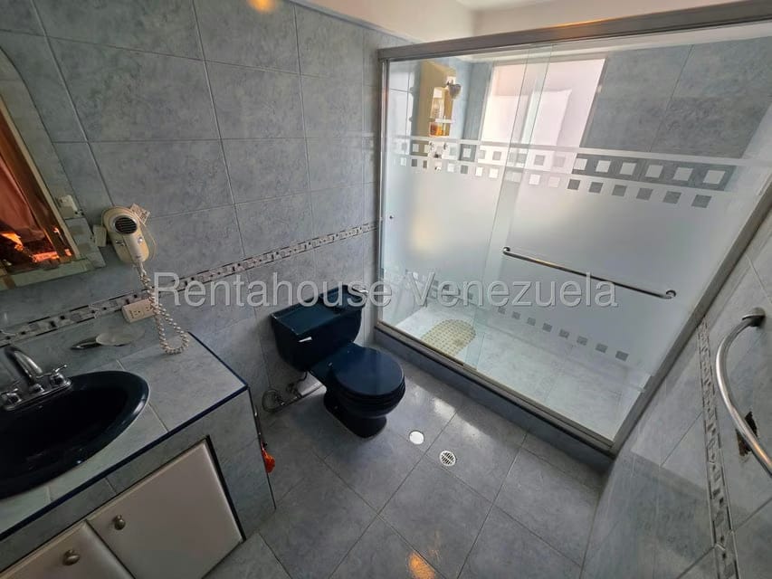 Apartamento (1 Nivel) en Venta en Colinas de Santa Monica, Distrito Metropolitano - 9