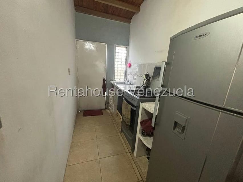 Casa (1 Nivel) en Alquiler en Miraflores, Portuguesa - 2