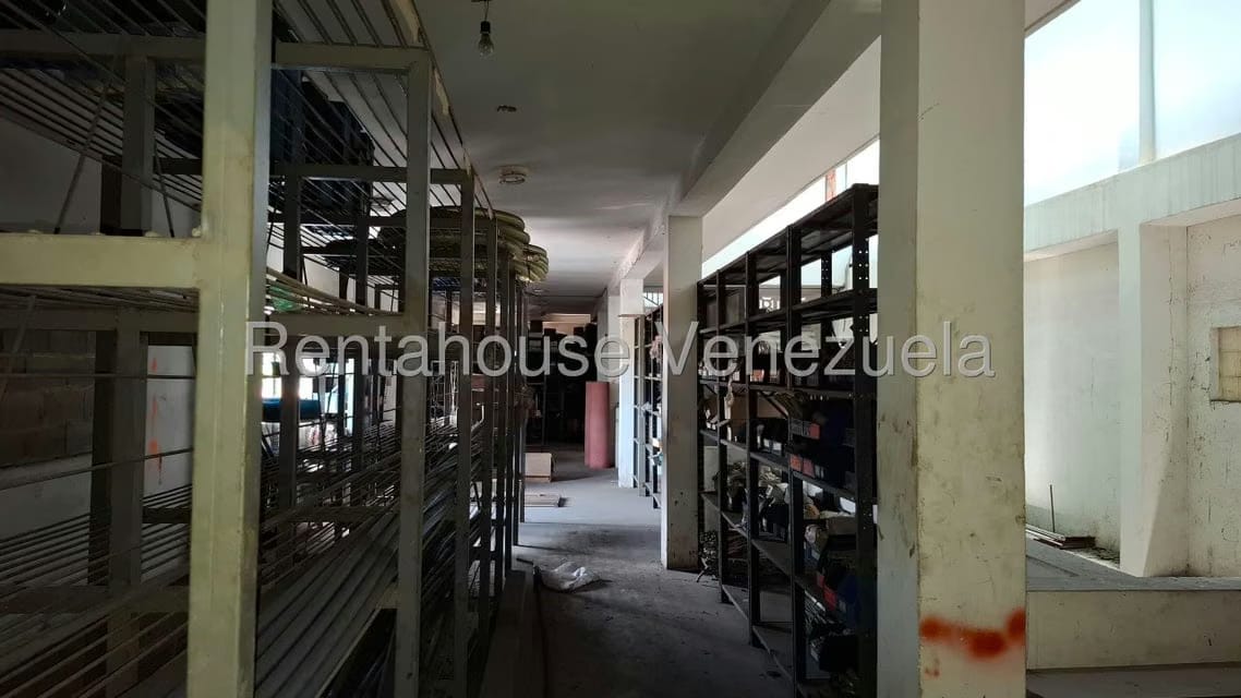 Comercial (Edificio) en Venta en San José, Miranda - 5