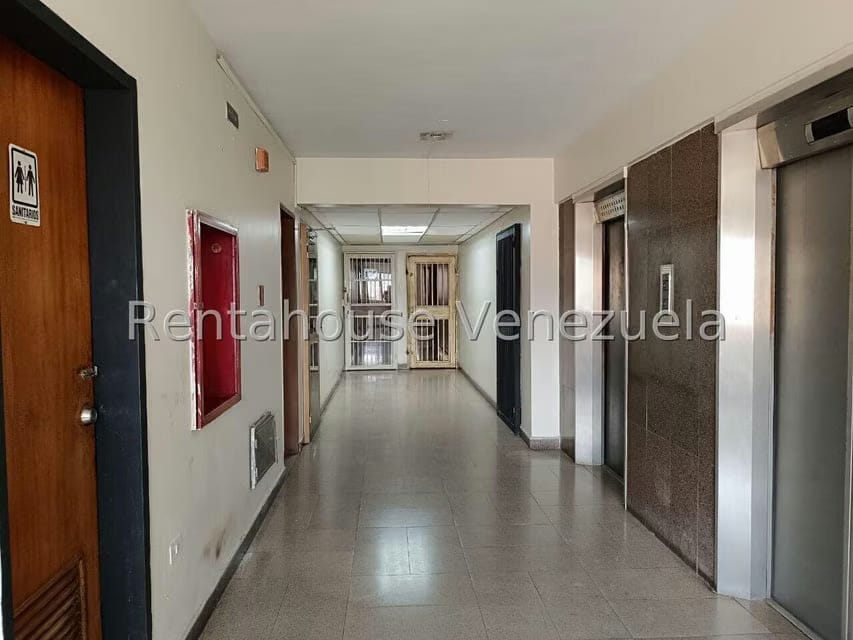 Comercial (Oficina) en Venta en Avenida Bolivar Norte, Carabobo - 22
