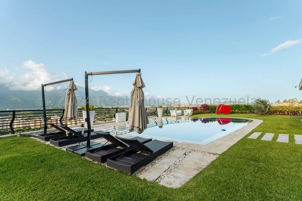 Casa (Multipes Niveles) en Venta en Cerro Verde, Distrito Metropolitano - 11