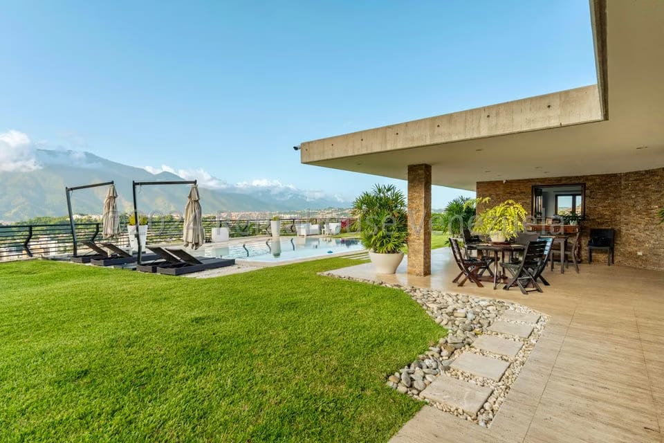 Casa (Multipes Niveles) en Venta en Cerro Verde, Distrito Metropolitano - 22