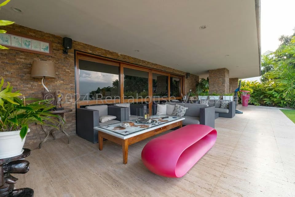Casa (Multipes Niveles) en Venta en Cerro Verde, Distrito Metropolitano - 26