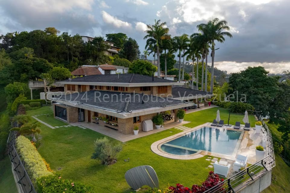 Casa (Multipes Niveles) en Venta en Cerro Verde, Distrito Metropolitano - 4
