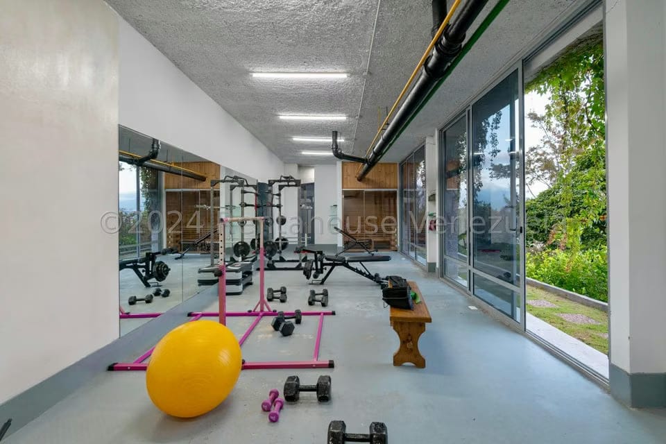 Casa (Multipes Niveles) en Venta en Cerro Verde, Distrito Metropolitano - 70