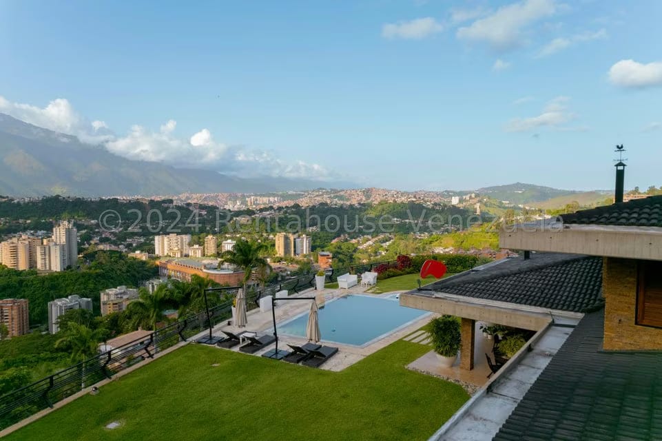 Casa (Multipes Niveles) en Venta en Cerro Verde, Distrito Metropolitano - 8