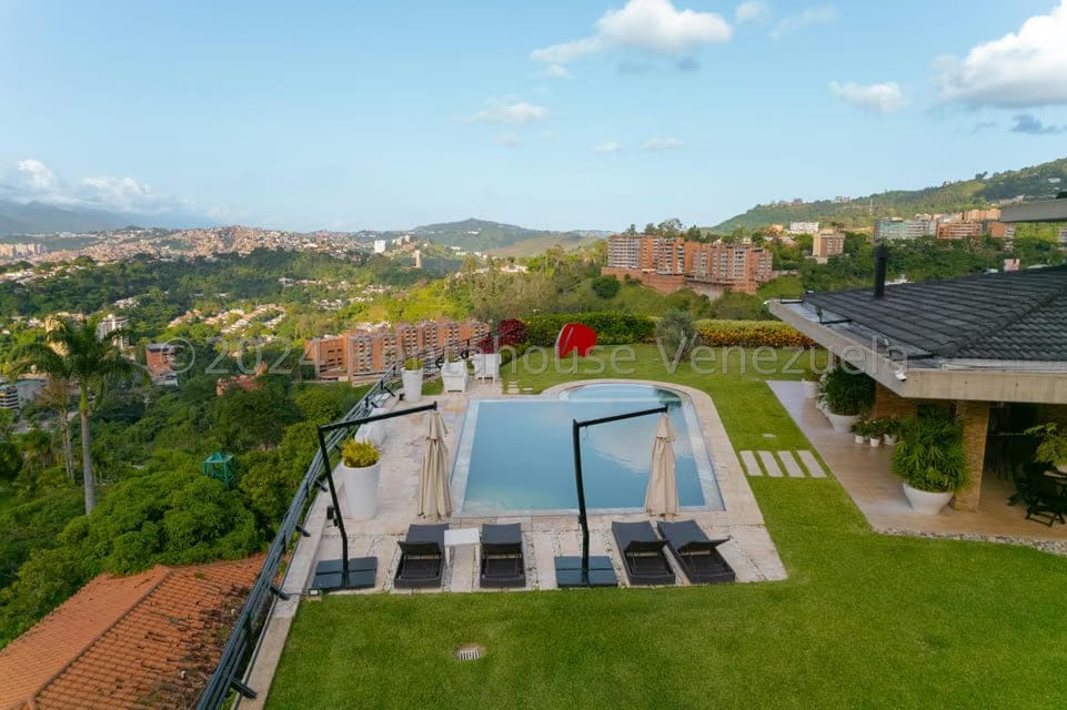 Casa (Multipes Niveles) en Venta en Cerro Verde, Distrito Metropolitano - 9